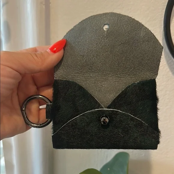 Green Fur Keychain Wallet - Picture 4 of 4